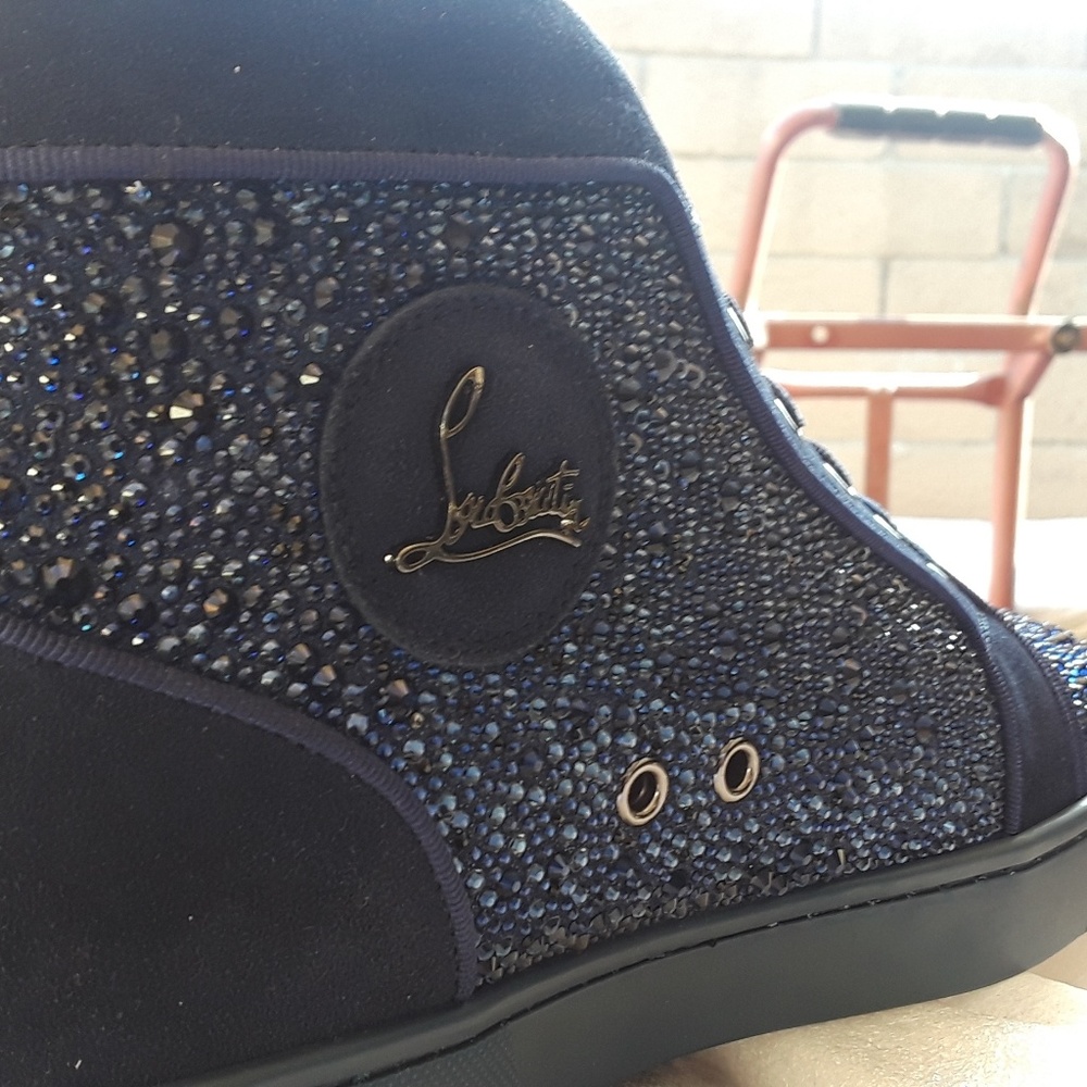 RED BOTTOMS LOUBOUTIN SIZE 42 BRAND NEW NEVER USED